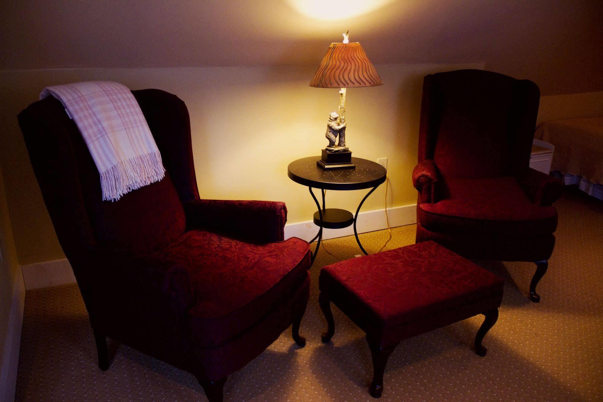Inn At Baldwin Creek & Mary'S Restaurant Bristol ภายนอก รูปภาพ